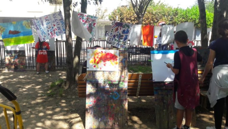 art participatif, évènement festif, peinture enfants extérieur fête de quartier